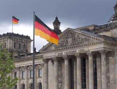 Σκάνδαλο τεραστίων διαστάσεων στην Γερμανία: Στο στόχαστρο δεκάδες τράπεζες για υπόθεσεις φοροαποφυγής δισεκατομμυρίων